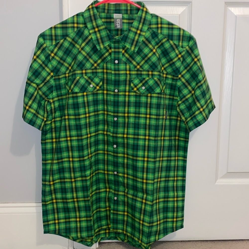 Stio men’s medium snap shirt.